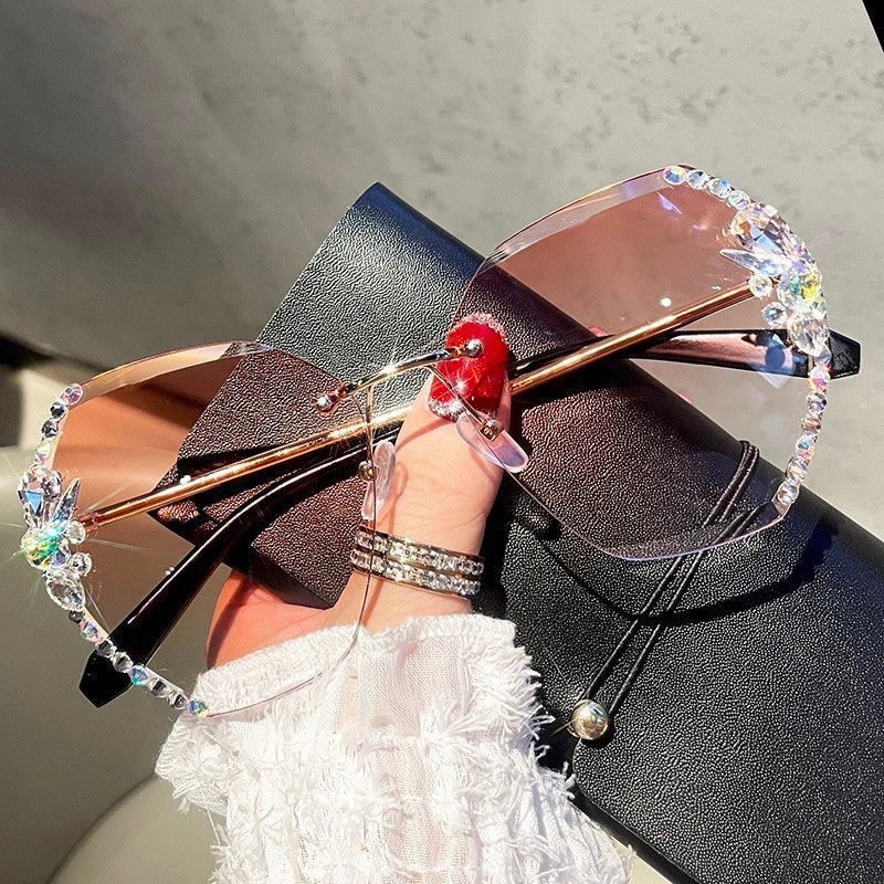 Venetian Round Gradient Pearl Sunglasses