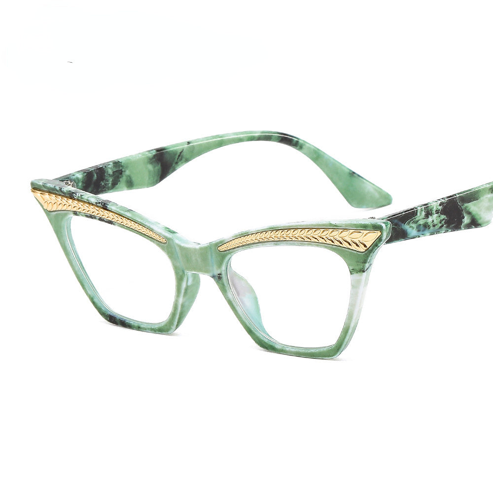 New cat's eye eyewear