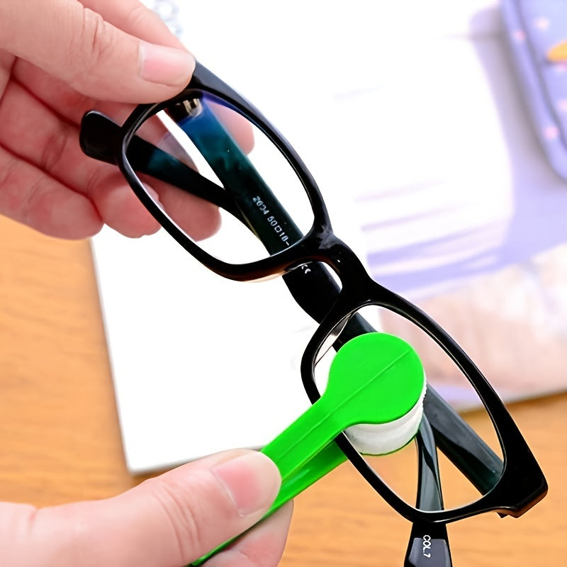 Microfiber glasses cleaner