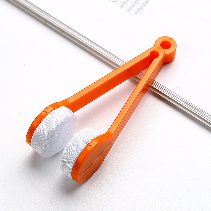 Microfiber glasses cleaner
