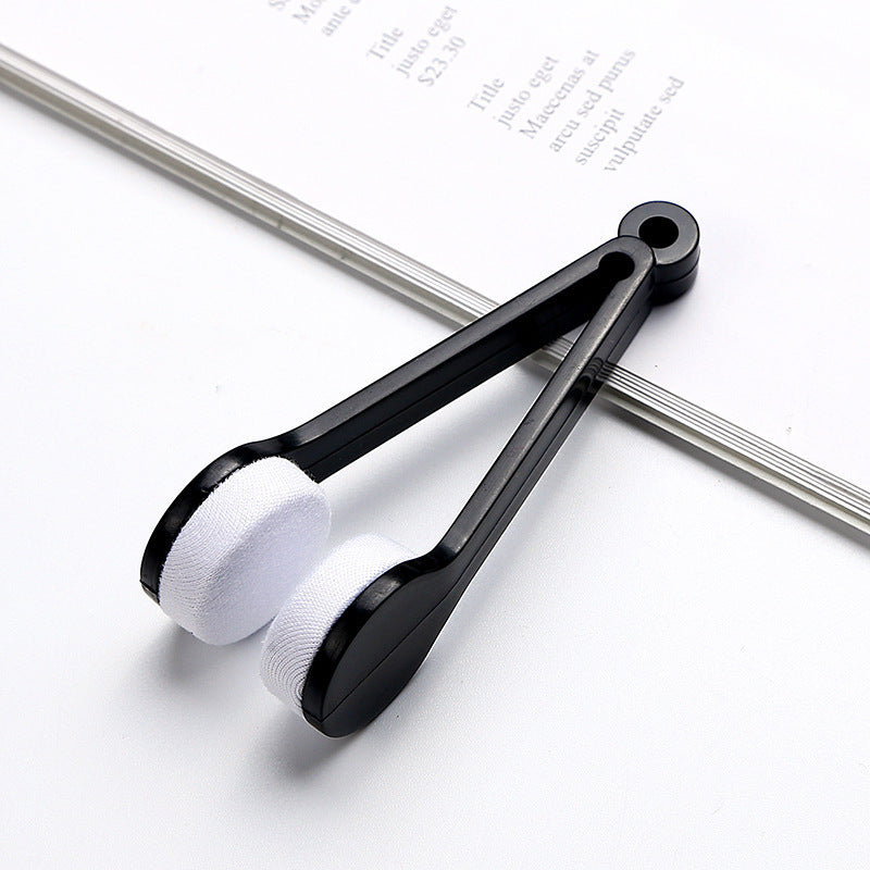 Microfiber glasses cleaner