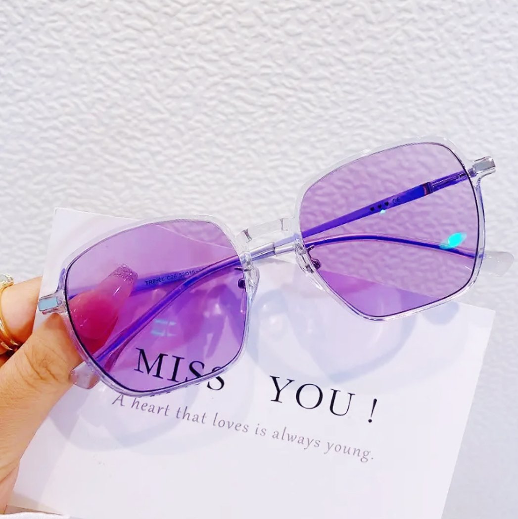 Photochromism multiple purposes reading glasses