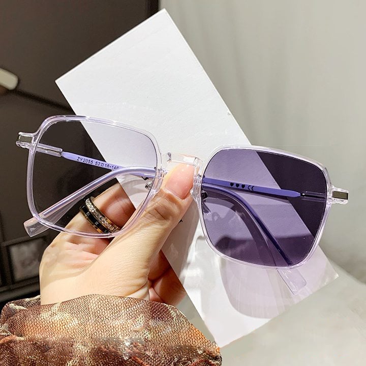 Photochromism multiple purposes reading glasses