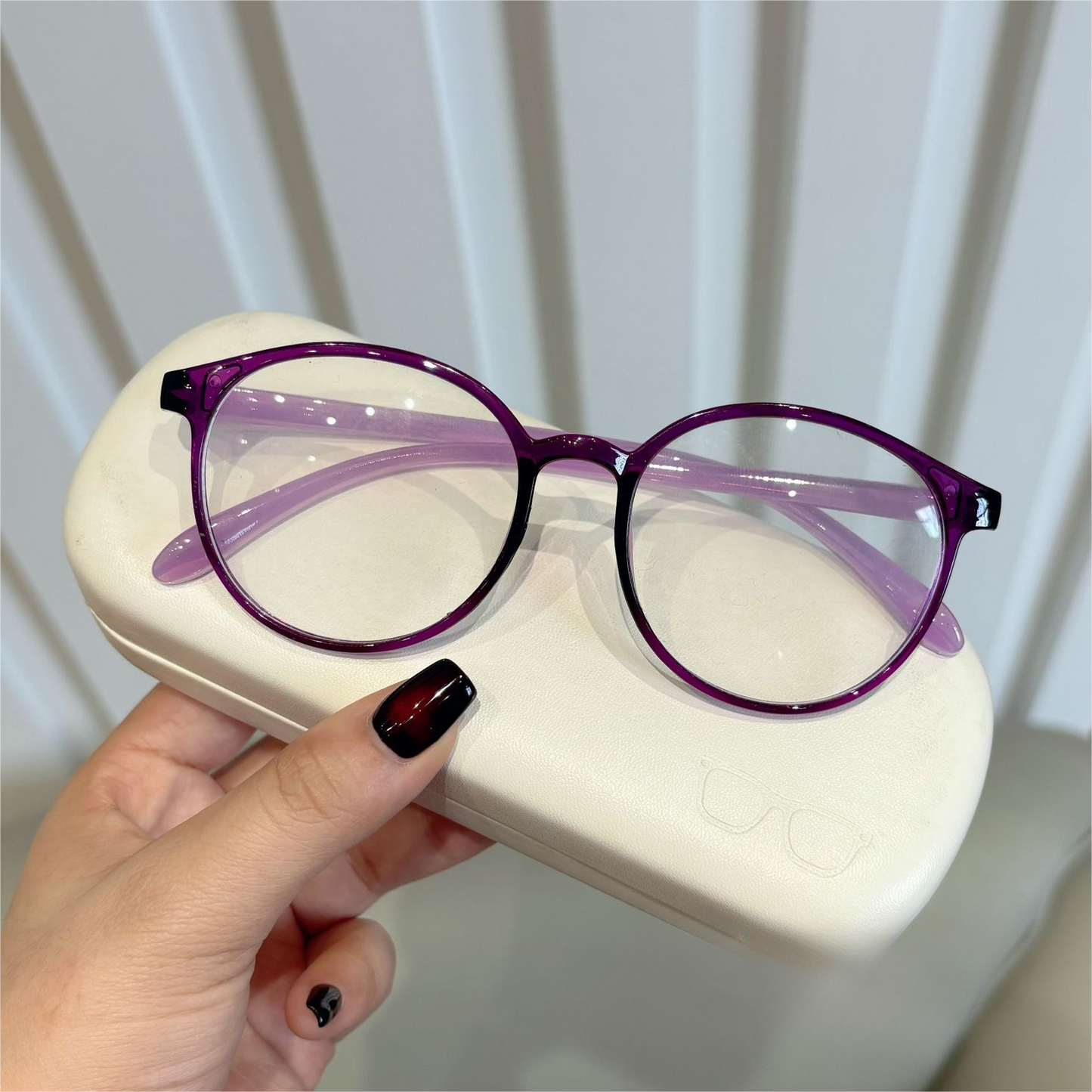 Anti-fatigue reading glasses