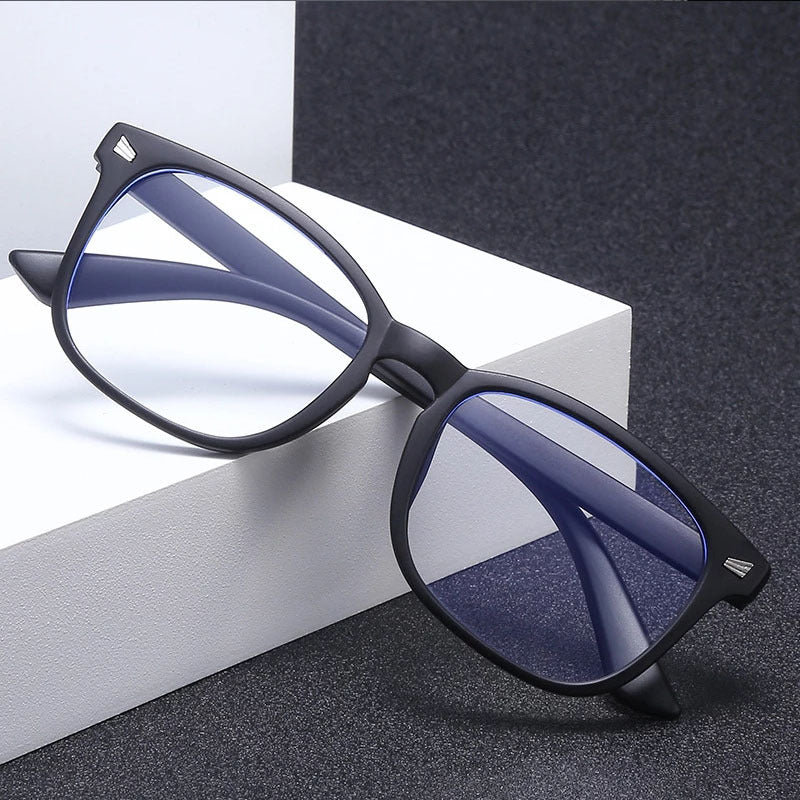 Full-frame reading glasses fashion business