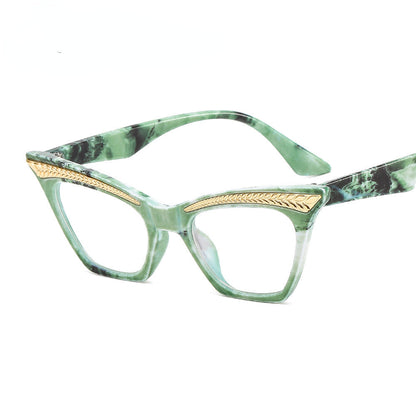 New cat's eye eyewear